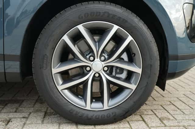 Land Rover Range Rover Evoque (2026) thumbnail 5