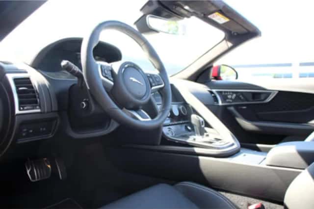 Jaguar F-Type (2024) thumbnail 27