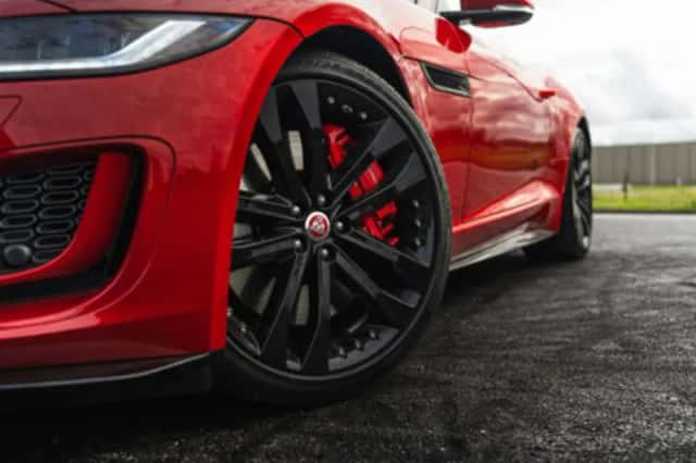 Jaguar F-Type (2024) thumbnail 5