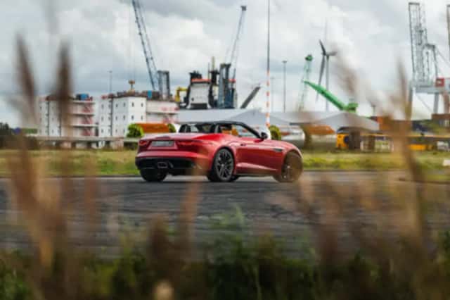 Jaguar F-Type (2024) thumbnail 8