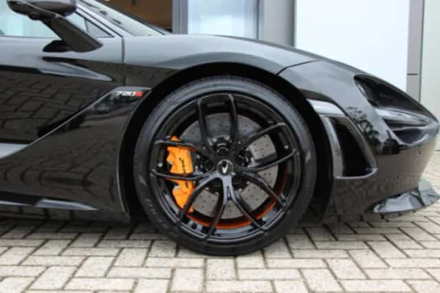 McLaren 720S Spider (2021) thumbnail 9
