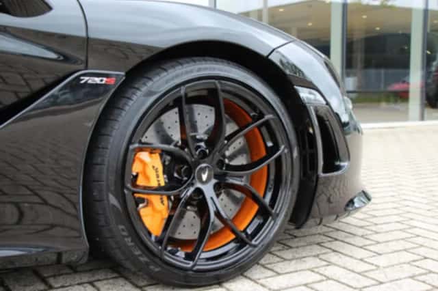 McLaren 720S Spider (2021) thumbnail 10