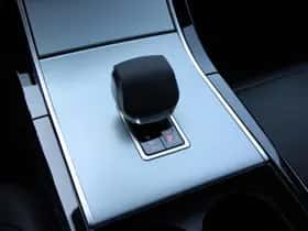 Land Rover Range Rover Velar (2025) thumbnail 75