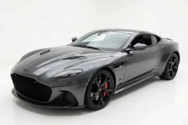 Aston Martin DBS (2021) thumbnail 18