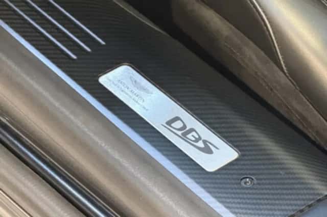 Aston Martin DBS (2021) thumbnail 10