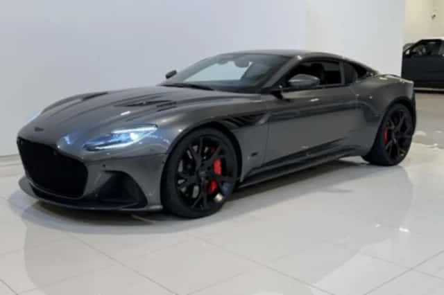 Aston Martin DBS (2021) thumbnail 3