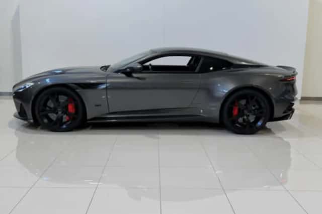 Aston Martin DBS (2021) thumbnail 4