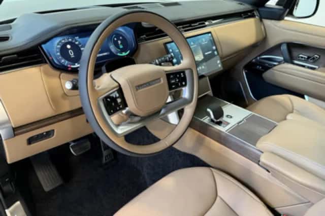 Land Rover Range Rover (2025) thumbnail 4
