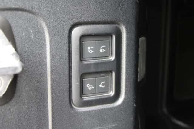 Land Rover Defender (2026) thumbnail 52