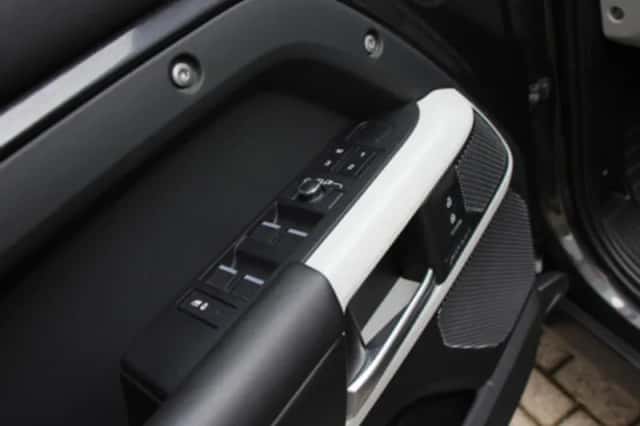 Land Rover Defender (2026) thumbnail 54