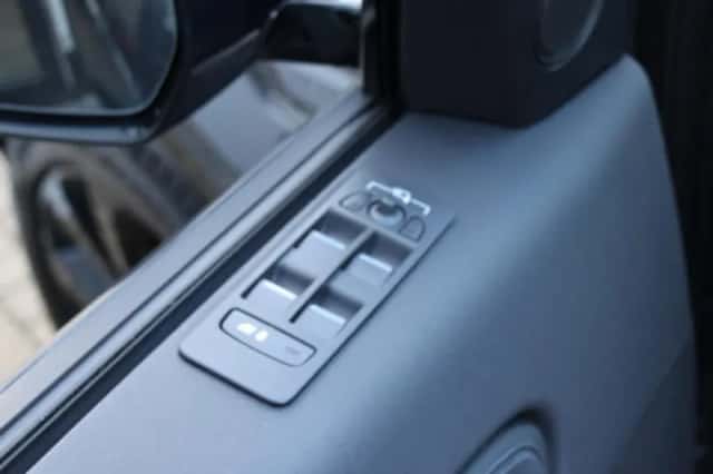 Land Rover Discovery Sport (2025) thumbnail 13