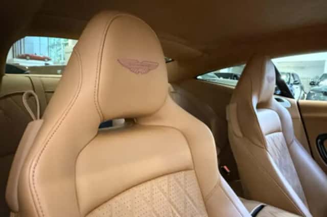 Aston Martin DB12 (2024) thumbnail 26