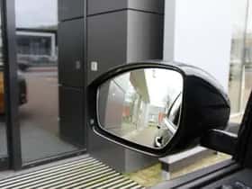 Land Rover Discovery Sport (2025) thumbnail 11