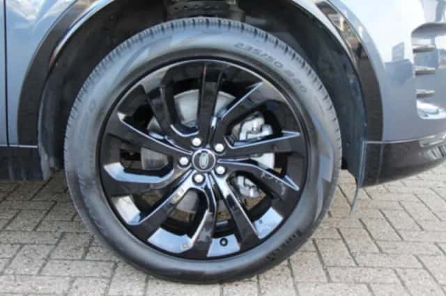 Land Rover Discovery Sport (2025) thumbnail 6