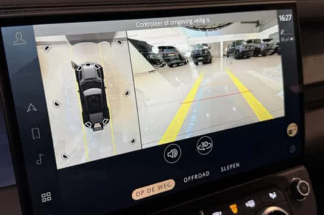 Land Rover Defender (2025) thumbnail 30