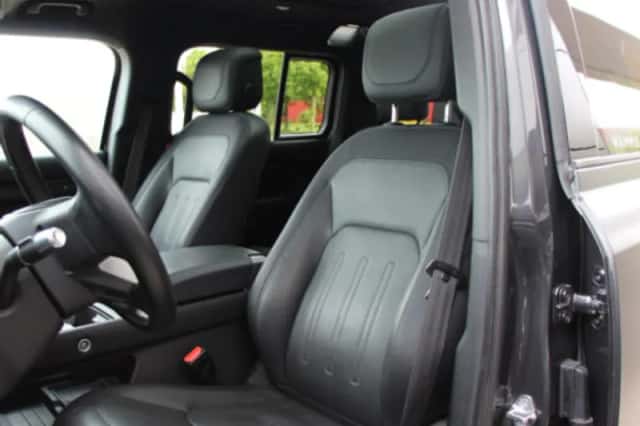 Land Rover Defender (2025) thumbnail 56