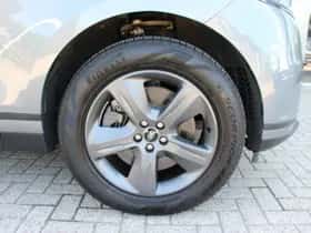 Land Rover Range Rover Velar (2025) thumbnail 59