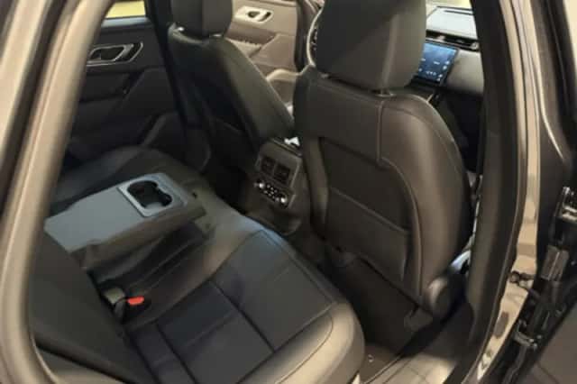 Land Rover Range Rover Velar (2025) thumbnail 65