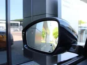 Land Rover Range Rover Velar (2025) thumbnail 66