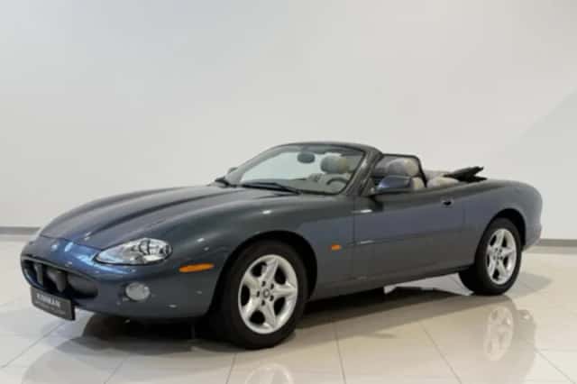 Jaguar XK8 (2001) thumbnail 2