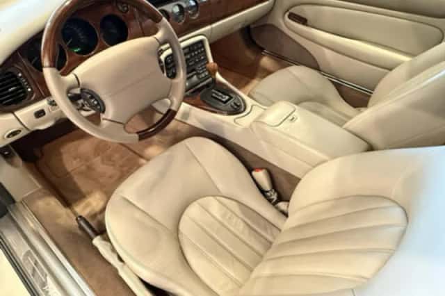 Jaguar XK8 (2001) thumbnail 12