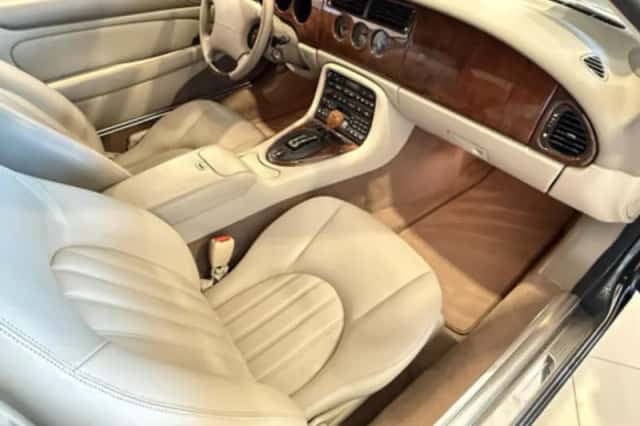 Jaguar XK8 (2001) thumbnail 14