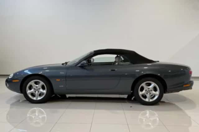 Jaguar XK8 (2001) thumbnail 3