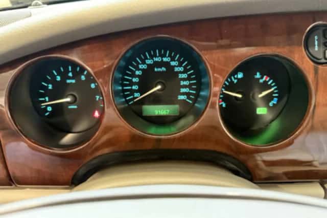 Jaguar XK8 (2001) thumbnail 8