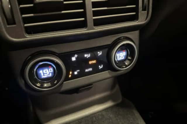 Land Rover Range Rover Velar (2020) thumbnail 68