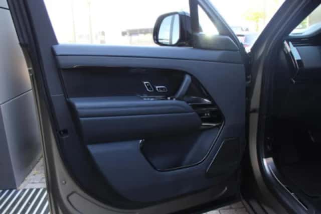 Land Rover Range Rover Sport (2023) thumbnail 58