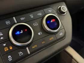 Land Rover Defender (2023) thumbnail 63