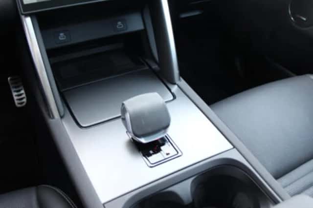 Land Rover Discovery Sport (2019) thumbnail 27
