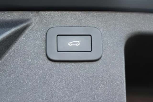 Land Rover Discovery Sport (2019) thumbnail 10