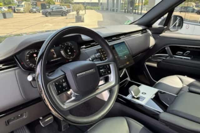 Land Rover Range Rover (2017) thumbnail 6