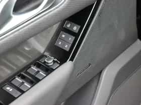 Land Rover Range Rover Velar thumbnail 13