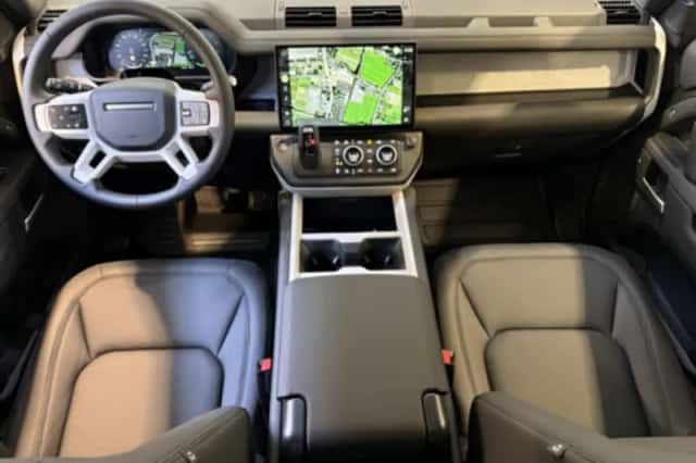 Land Rover Defender (2026) thumbnail 33