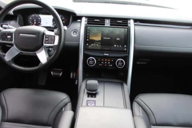 Land Rover Discovery (2022) thumbnail 13