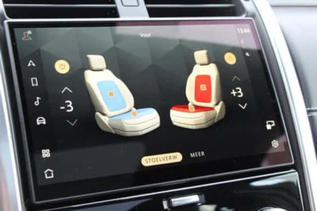 Land Rover Discovery (2022) thumbnail 16