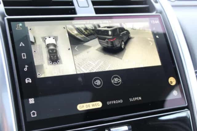 Land Rover Discovery (2022) thumbnail 17