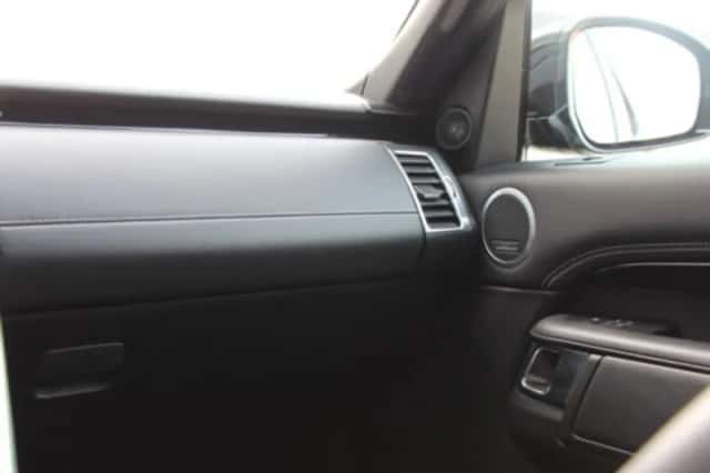 Land Rover Discovery (2022) thumbnail 19