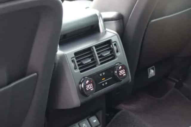 Land Rover Discovery (2022) thumbnail 21
