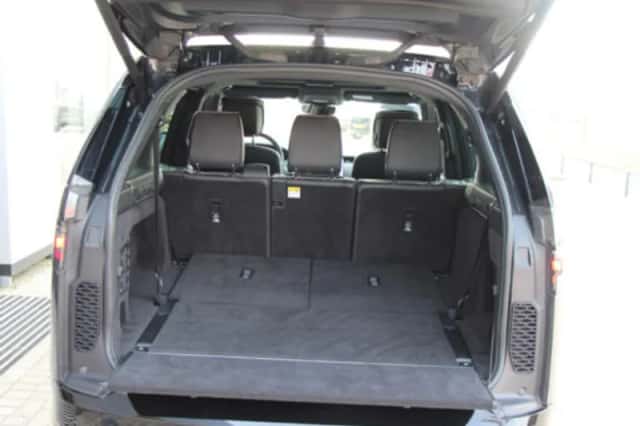 Land Rover Discovery (2022) thumbnail 25