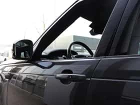 Land Rover Discovery (2022) thumbnail 6