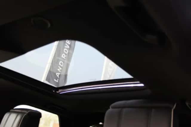 Land Rover Discovery (2022) thumbnail 9
