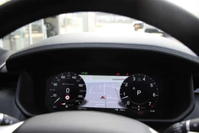 Land Rover Discovery (2022) thumbnail 10