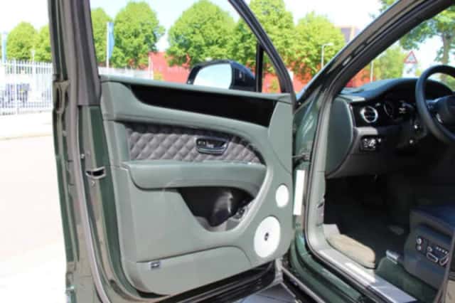 Bentley Bentayga (2024) thumbnail 16