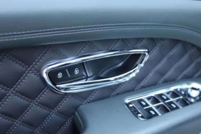 Bentley Bentayga (2024) thumbnail 19