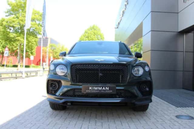 Bentley Bentayga (2024) thumbnail 3