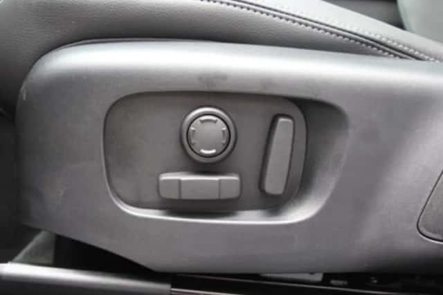 Land Rover Range Rover Velar (2026) thumbnail 31