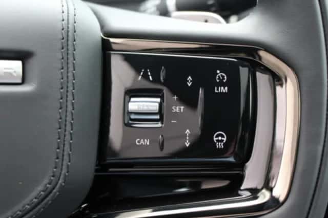 Land Rover Range Rover Velar (2026) thumbnail 36
